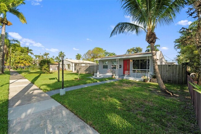1610 Fletcher St in Hollywood, FL - Building Photo - Building Photo