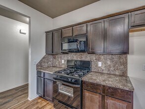 1512 Eagle Dr in Moore, OK - Building Photo - Building Photo