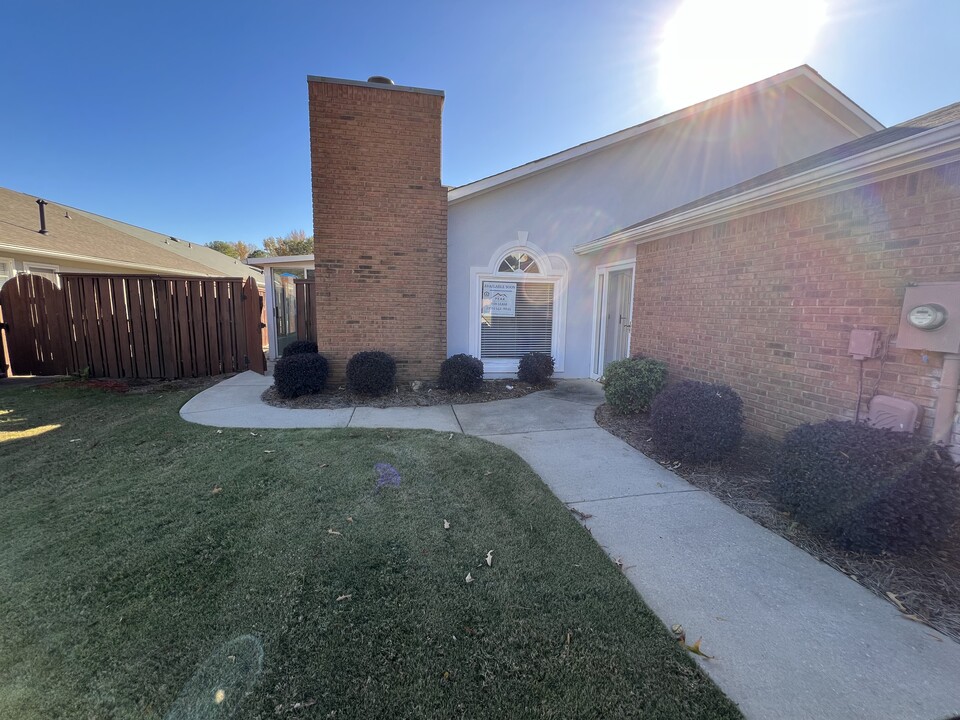 200 Courtyard Ln in Fayetteville, GA - Building Photo