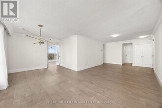 40-740 Rosehill Ave in Toronto, ON - Building Photo - Building Photo
