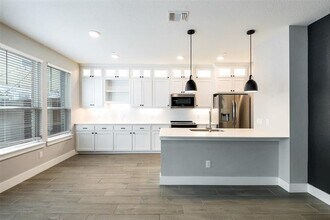 2133 Lovedale Ave in Dallas, TX - Building Photo - Building Photo