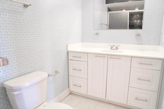 254 Newbury St, Unit 1 in Boston, MA - Foto de edificio - Building Photo