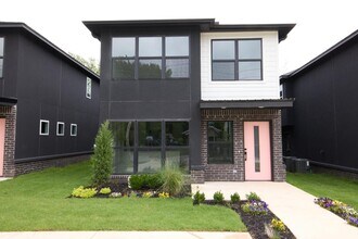 107 N Atlanta St in Owasso, OK - Building Photo - Building Photo