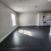 4710 Pelican in Hitchcock, TX - Foto de edificio - Building Photo