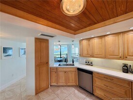 8800 S Ocean Dr in Jensen Beach, FL - Building Photo