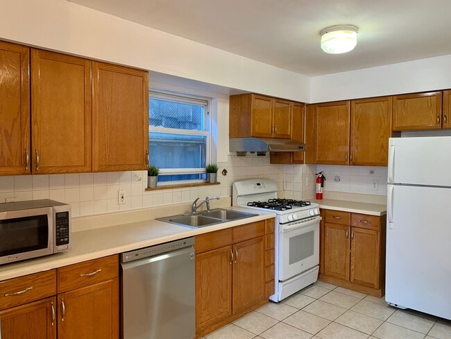 422A Warren St, Unit 1 in Harrison, NJ - Foto de edificio - Building Photo