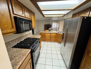 212 Washington Way in Ridgecrest, CA - Building Photo - Building Photo