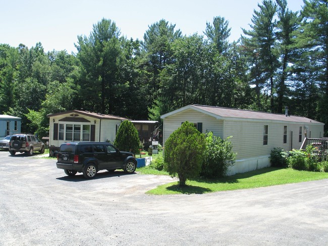 Widows Creek Mobile Home Park in Hudson, NY - Building Photo - Building Photo