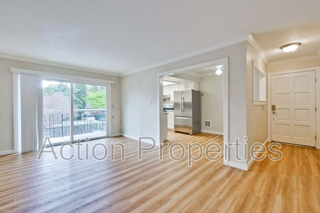 property at 453 N Rengstorff Ave