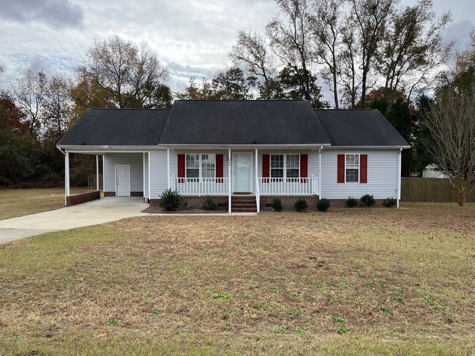 200 Koufax Dr in Pikeville, NC - Building Photo