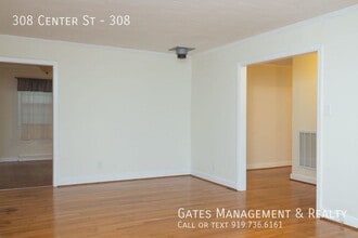 308 Center St in Efland, NC - Building Photo - Building Photo