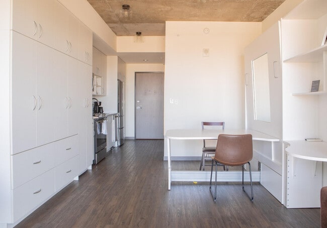 1840 N Farwell Ave in Milwaukee, WI - Foto de edificio - Building Photo