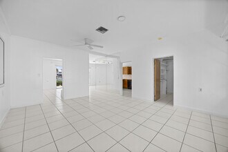 2034 Melody Ln in North Palm Beach, FL - Building Photo - Building Photo