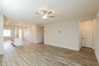 11482 W Camden Dr in Youngtown, AZ - Foto de edificio - Building Photo