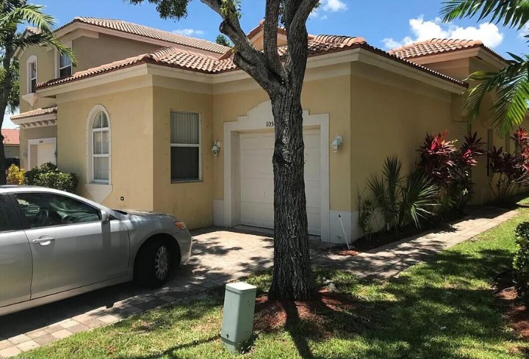 1056 NE 39th Ave in Homestead, FL - Building Photo
