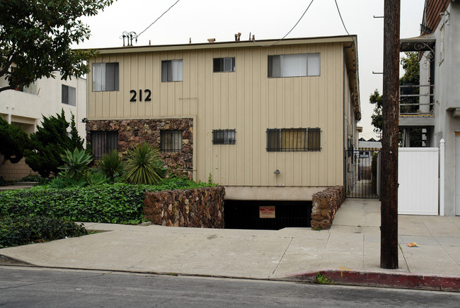 212 E Tamarack Ave in Inglewood, CA - Foto de edificio - Building Photo