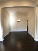 12318 Rambler Ave in Bakersfield, CA - Building Photo - Building Photo