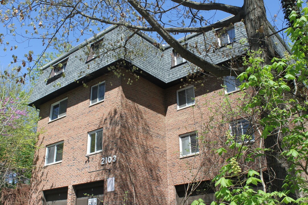 2103 Iuka Ave, Unit D in Columbus, OH - Building Photo