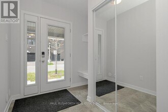 799 Kinstead Private in Ottawa, ON - Building Photo - Building Photo