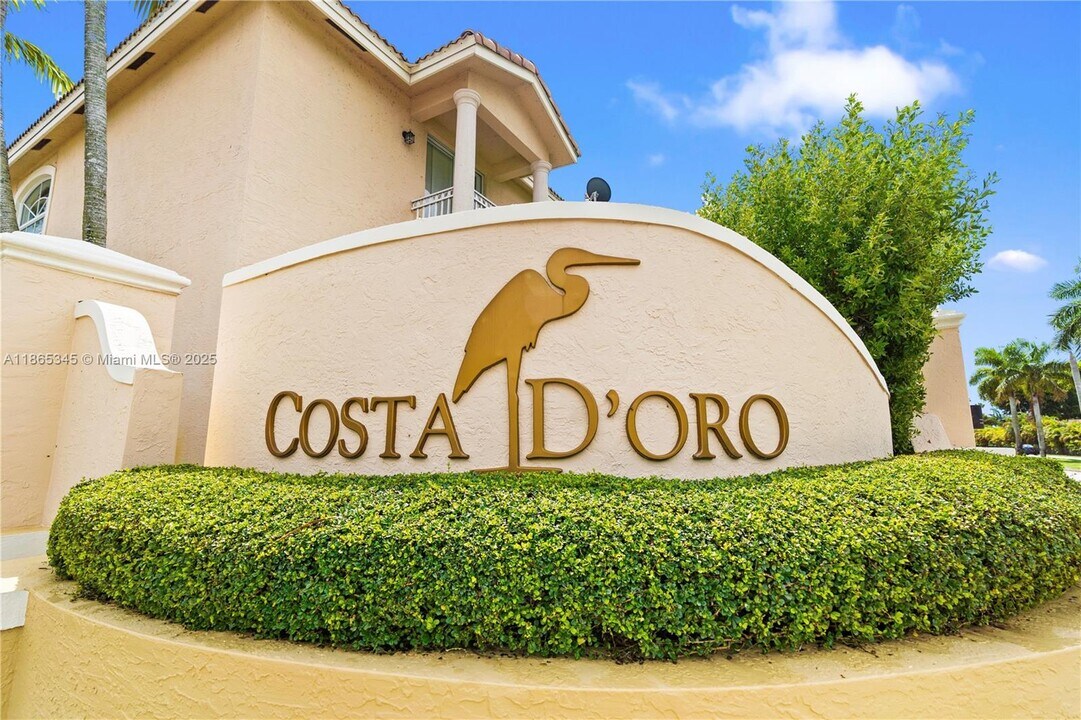 10151 NW 32nd Terrace in Doral, FL - Building Photo