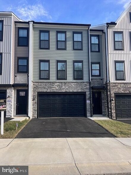 360 Evermore Ln in Stafford, VA - Building Photo