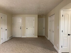 5384 S Willow Ln in Murray, UT - Building Photo - Building Photo