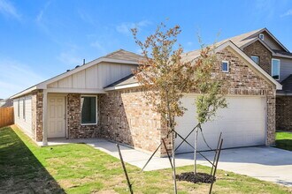 10016 Mather Way in Converse, TX - Building Photo - Building Photo