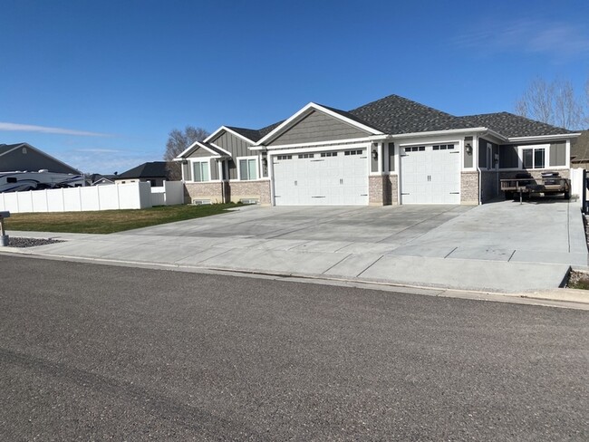 property at 98 S 1150 E