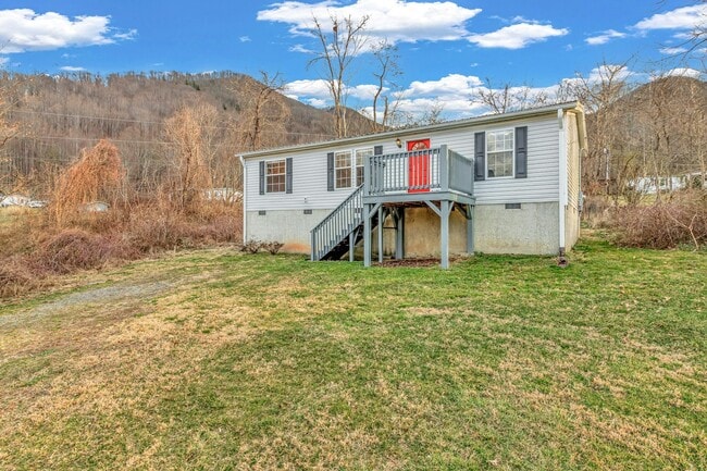 9 Harwood Cemetary Rd in Barnardsville, NC - Building Photo - Building Photo