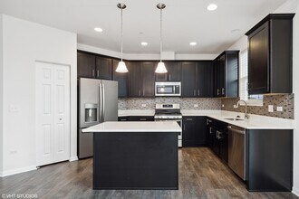 4465 Monroe Ct in Naperville, IL - Building Photo - Building Photo