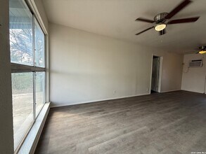 139 Trudell Dr in San Antonio, TX - Building Photo - Building Photo