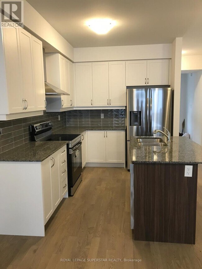 18 Eberhardt Dr in Wasaga Beach, ON - Building Photo - Building Photo