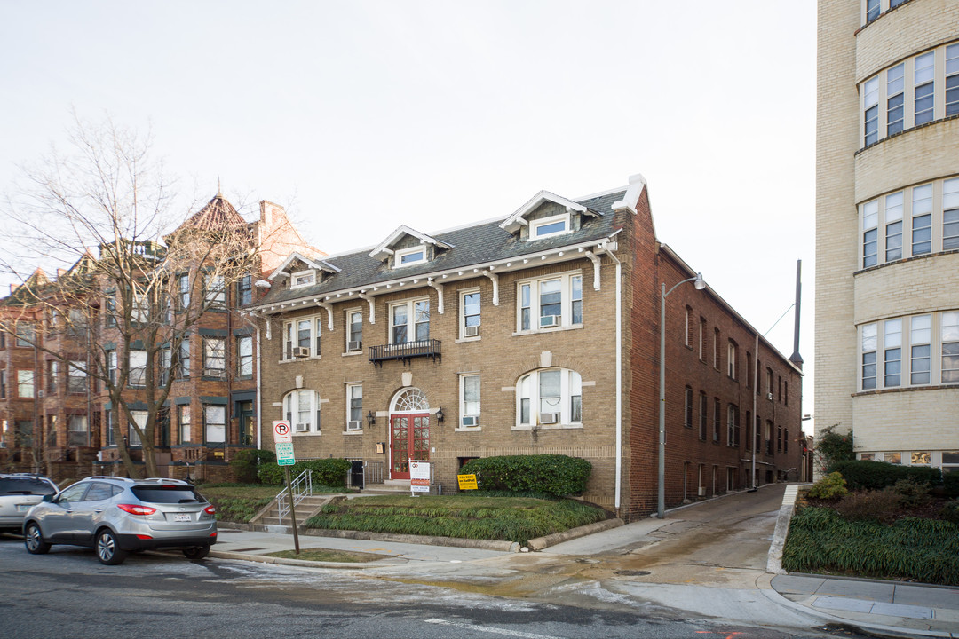 221 Constitution Ave NE in Washington, DC - Building Photo