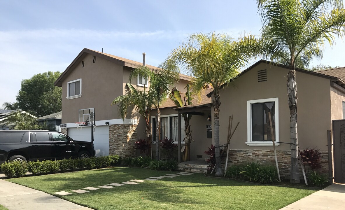 11192 Saratoga Dr in Los Alamitos, CA - Building Photo