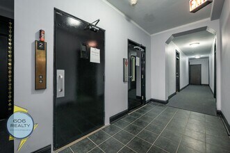 6930 N Greenview Ave in Chicago, IL - Building Photo - Building Photo