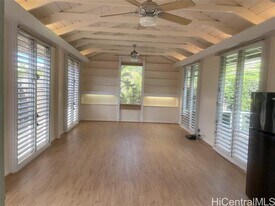 5578 Pia St in Honolulu, HI - Building Photo