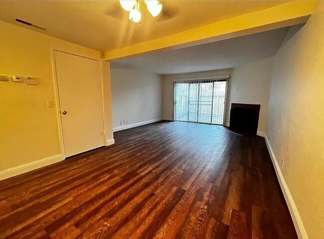 4875 N Backer Ave in Fresno, CA - Building Photo - Building Photo