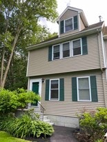 30 Charter St, Unit #1 in Exeter, NH - Building Photo
