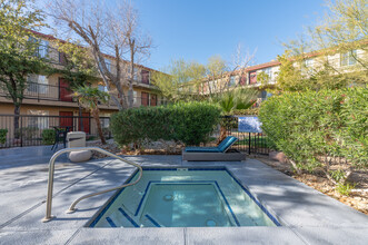 Fremont Villas in Las Vegas, NV - Foto de edificio - Building Photo