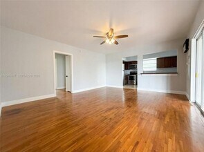 1316 NE 105th St, Unit 202 in Miami Shores, FL - Building Photo - Building Photo