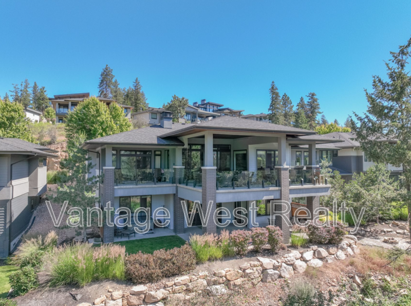 656 Birdie Lake Pl in Vernon, BC - Building Photo