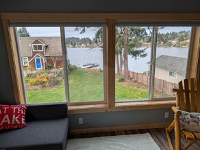 3663 NE East Devils Lake Rd in Otis, OR - Foto de edificio - Building Photo