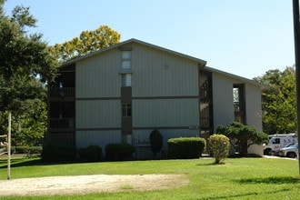 The Oaks Apartments in Gainesville, FL - Foto de edificio - Building Photo
