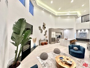 822 Pacific Ave in Los Angeles, CA - Building Photo - Building Photo