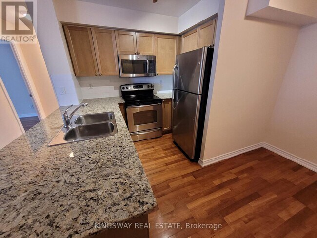 761 Bay St. in Toronto, ON - Building Photo - Building Photo