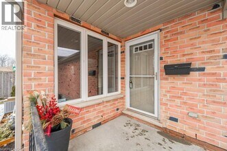 39 Brookfield Crescent in Kitchener, ON - Building Photo - Building Photo