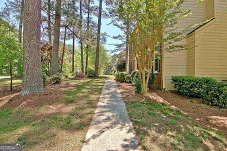 136 Cloister Dr, Unit 34 in Peachtree City, GA - Building Photo - Building Photo