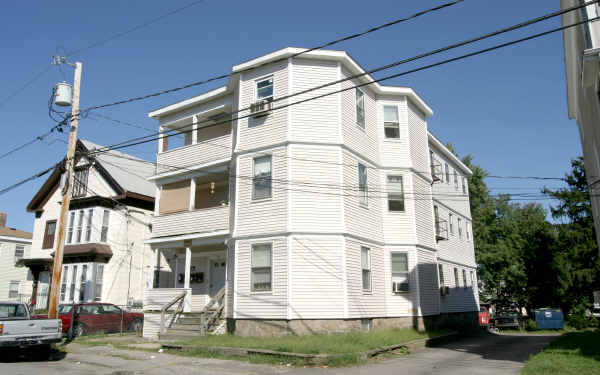 17-19 E Main St in Brockton, MA - Building Photo