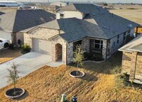 404 Quarton Dr in Hutto, TX - Building Photo - Building Photo