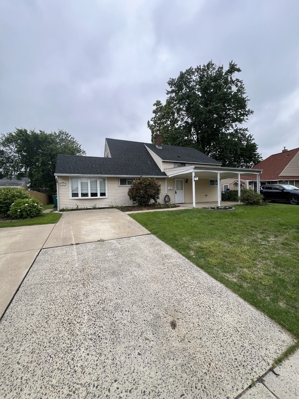 property at 19 Noblewood Ln